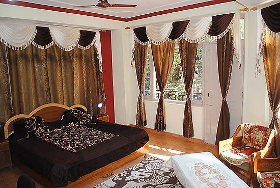 Hotel Misty Woods Дхарамсала Екстериор снимка
