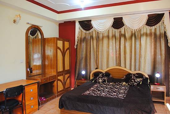 Hotel Misty Woods Дхарамсала Екстериор снимка
